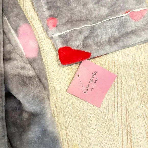 Kate Spade Plush Hearts Short Robe Size Medium NEW!